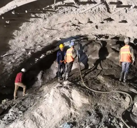 高邮拱顶带模注浆料的施工流程及注意事项